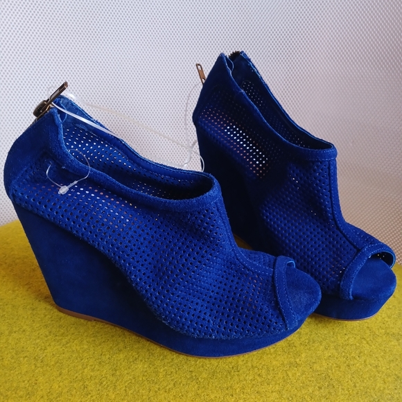 BN Blue Platforms - Picture 1 of 5